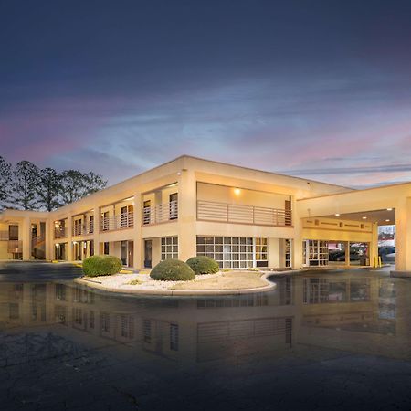 Days Inn By Wyndham Atlanta Stone Mountain Extérieur photo