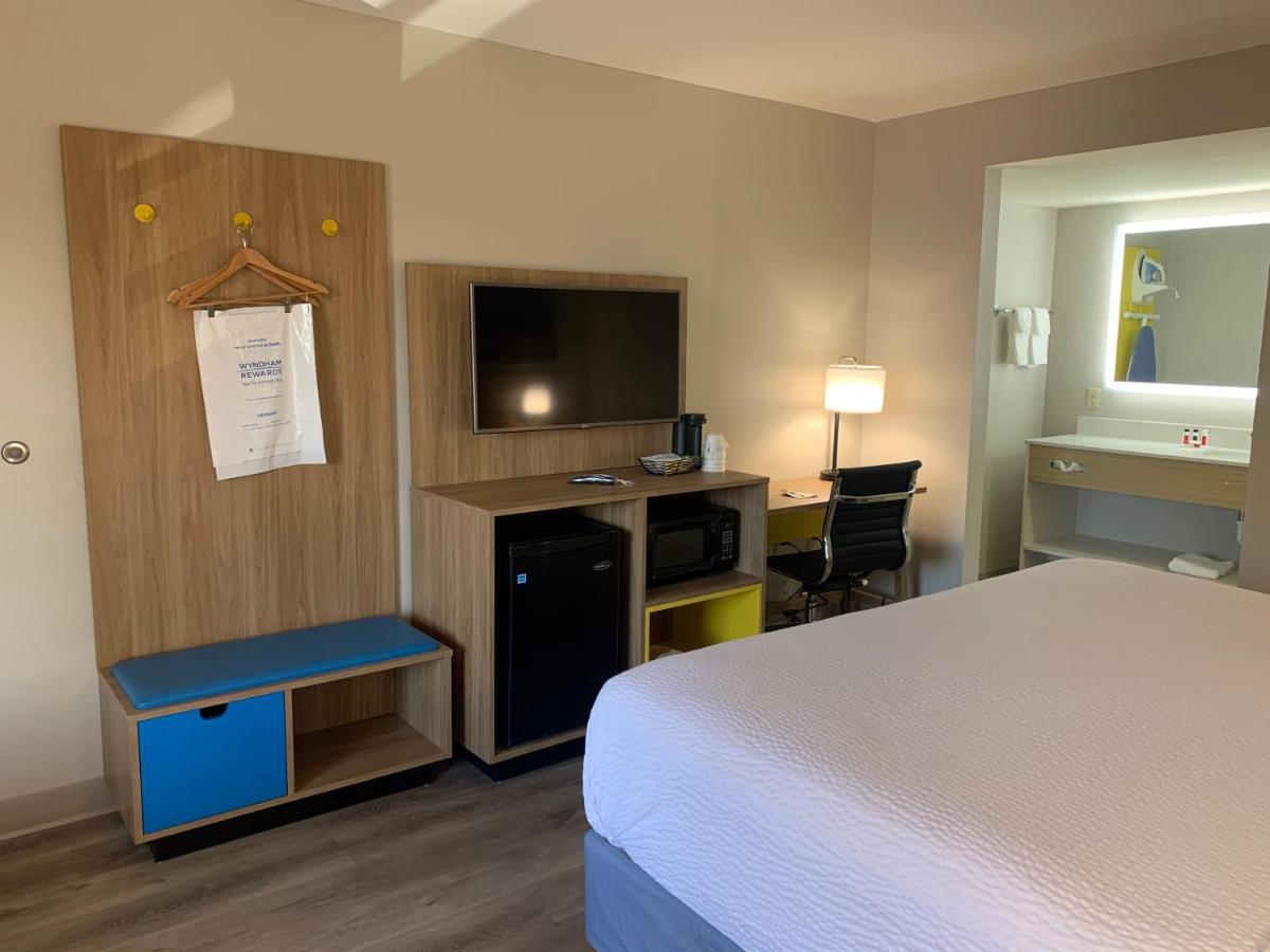 Days Inn By Wyndham Atlanta Stone Mountain Extérieur photo