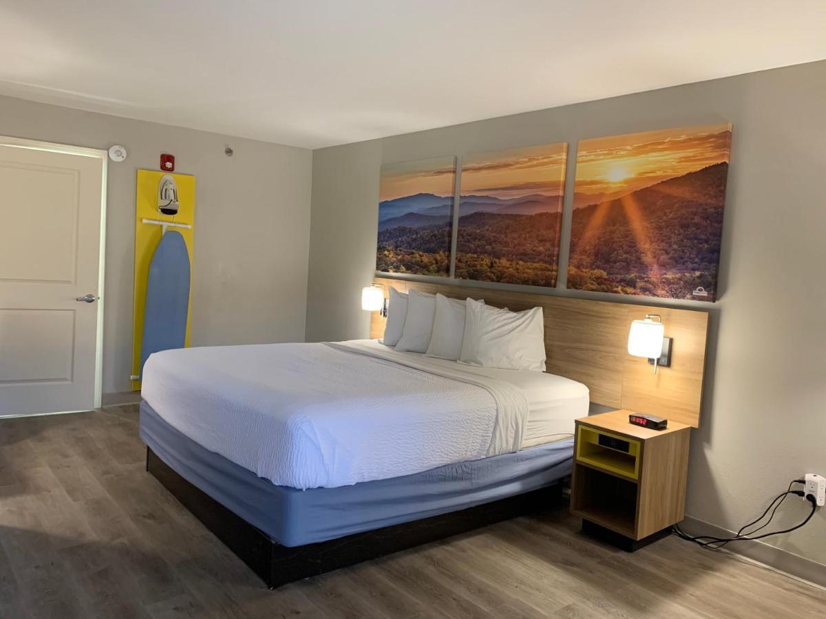 Days Inn By Wyndham Atlanta Stone Mountain Extérieur photo