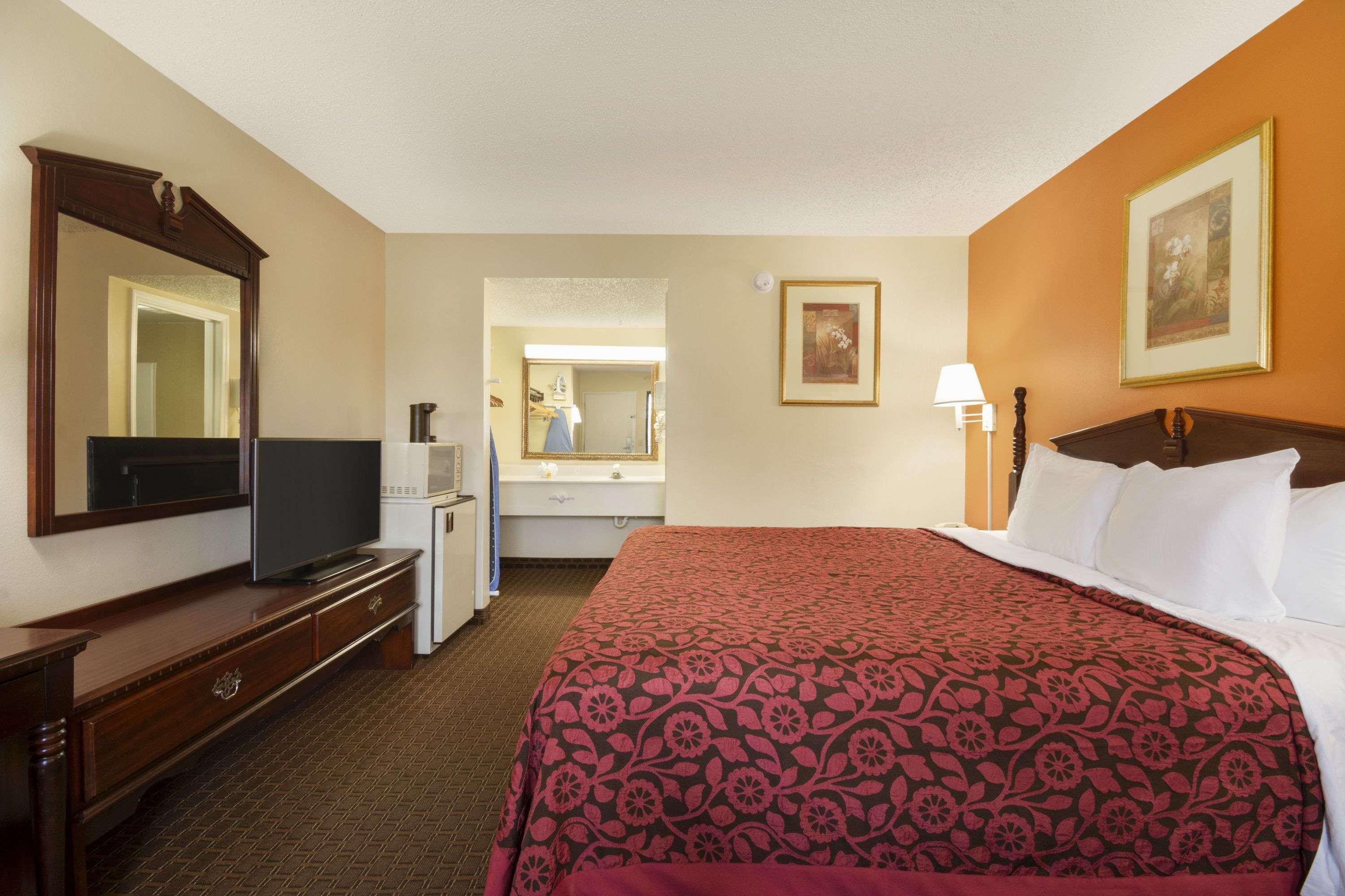 Days Inn By Wyndham Atlanta Stone Mountain Extérieur photo