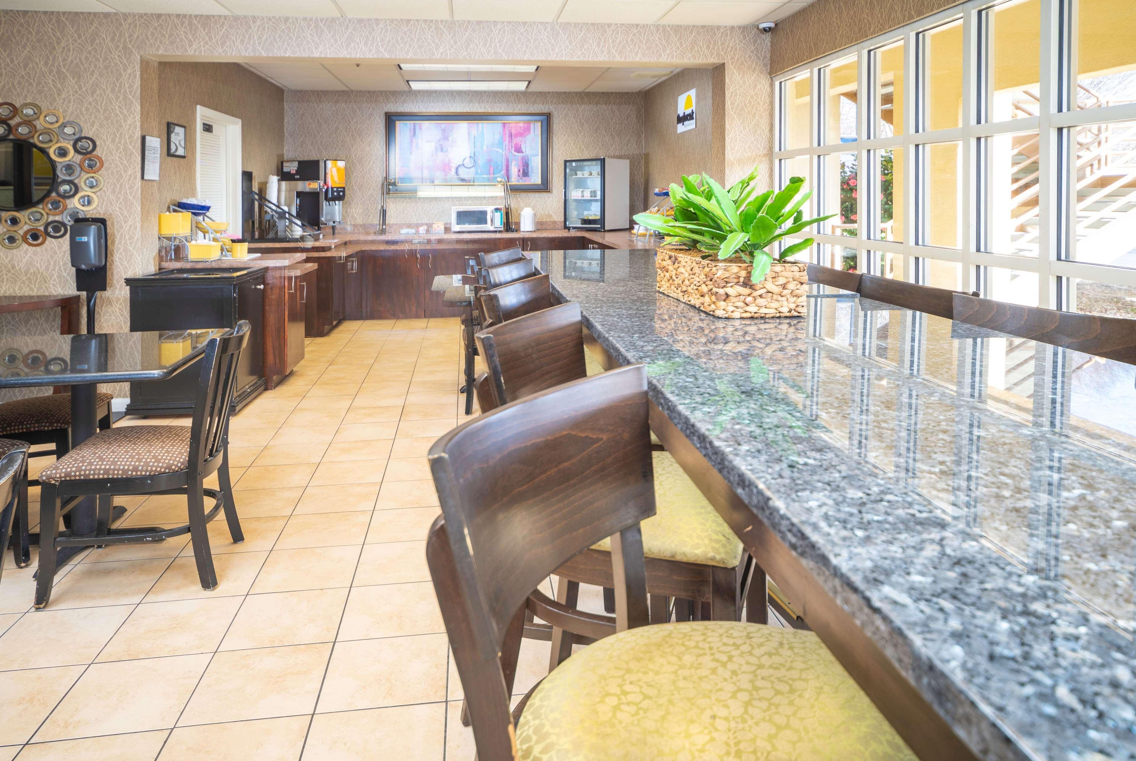 Days Inn By Wyndham Atlanta Stone Mountain Extérieur photo