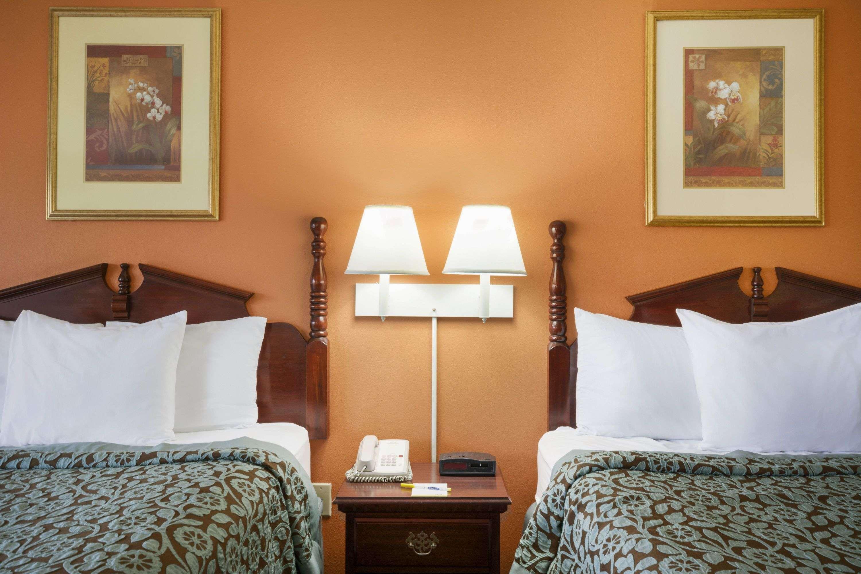 Days Inn By Wyndham Atlanta Stone Mountain Extérieur photo