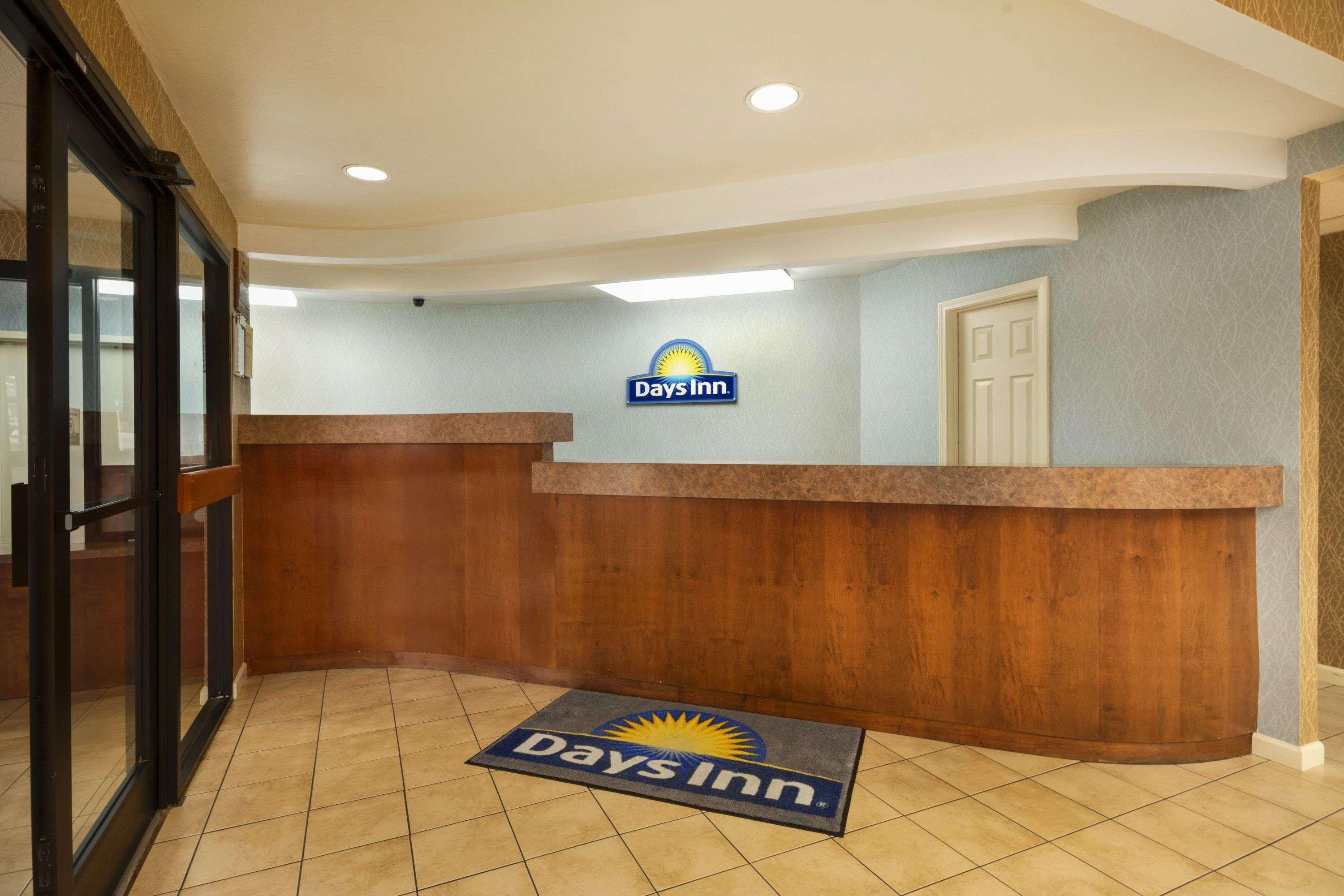 Days Inn By Wyndham Atlanta Stone Mountain Extérieur photo