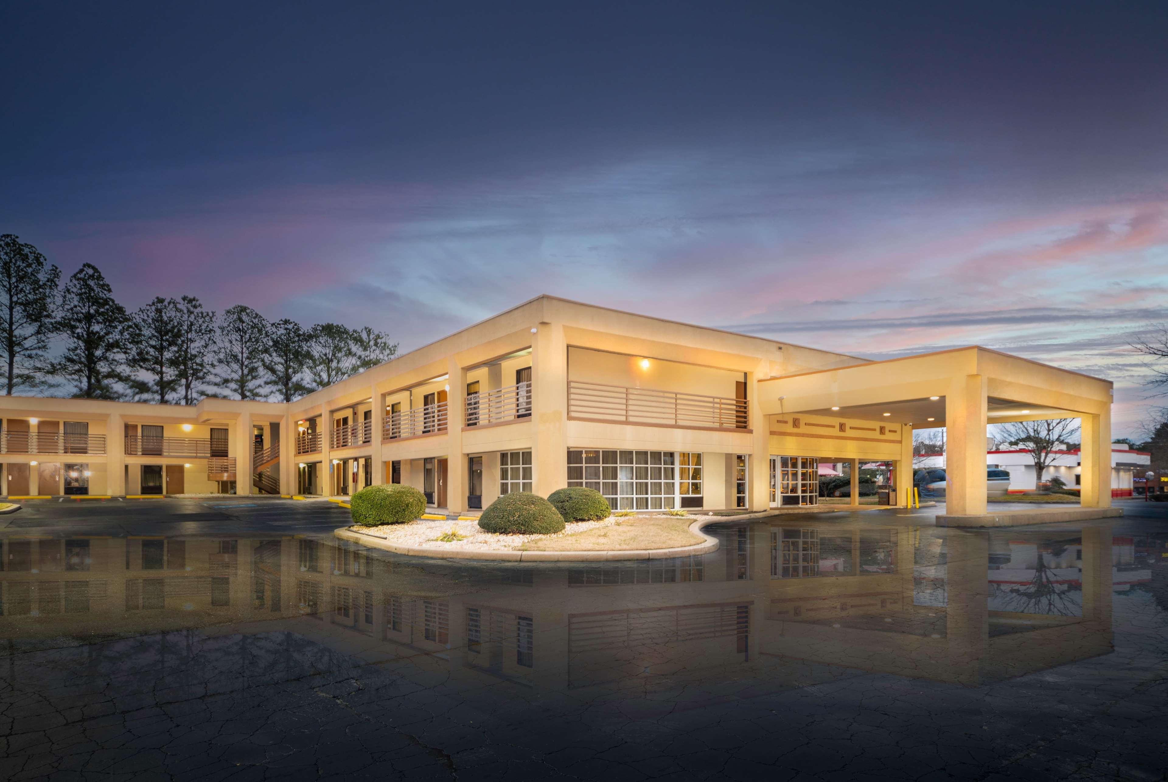 Days Inn By Wyndham Atlanta Stone Mountain Extérieur photo